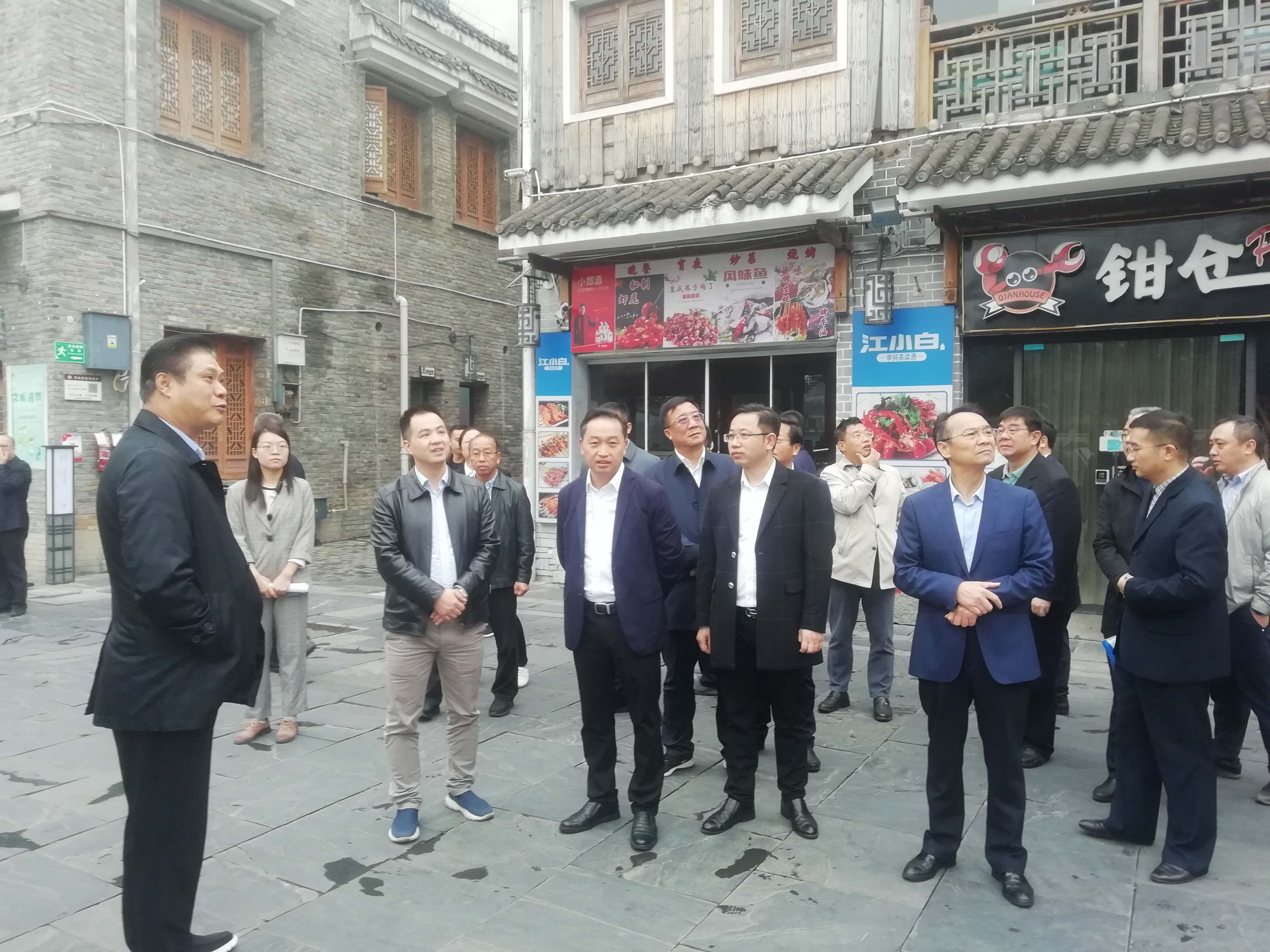 郴州市委副書記、代市長吳巨培率隊到裕后街調(diào)研指導工作
