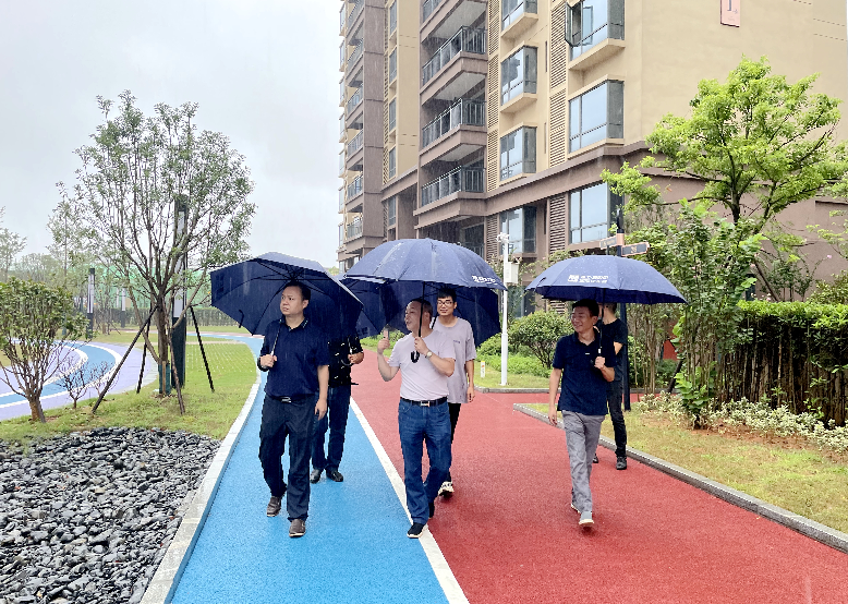 湖南建工地產(chǎn)黨委委員、副總經(jīng)理曾凡進(jìn)調(diào)研岳陽項(xiàng)目