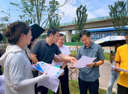 湖南建工地產(chǎn)黨委副書記周偉帶隊(duì)赴株洲早禾坪、湘潭興馬洲兩個(gè)項(xiàng)目實(shí)地踏勘