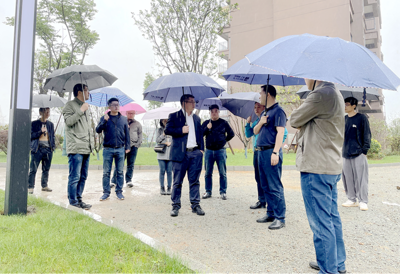 湖南建工地產(chǎn)黨委副書記、總經(jīng)理陽繼承帶隊赴岳陽項目調(diào)研指導工作