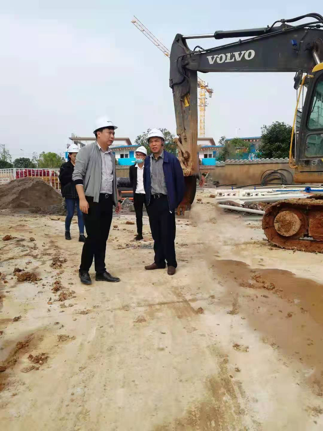 湖南建工地產(chǎn)黨委書記、董事長(zhǎng)邱迪安帶隊(duì)赴武岡項(xiàng)目調(diào)研