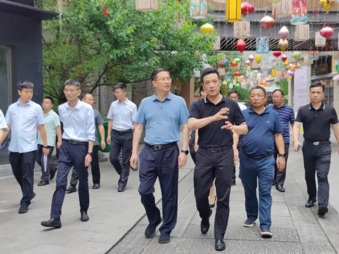 蘇仙區(qū)委書記吳文明帶隊(duì)調(diào)研走訪裕后街項(xiàng)目
